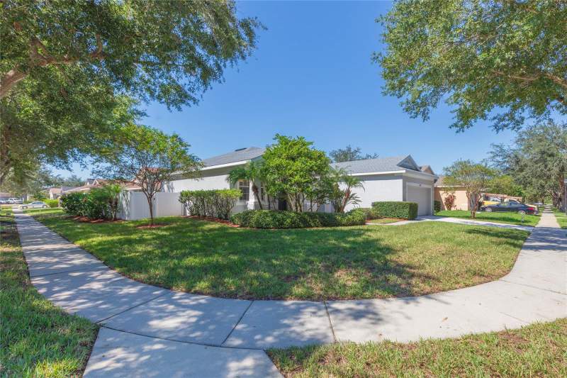 3 bedroom Single Family Residence at 11817 Holly Crest Lane, Rivercrest Ph 1B1, Riverview — photo 3