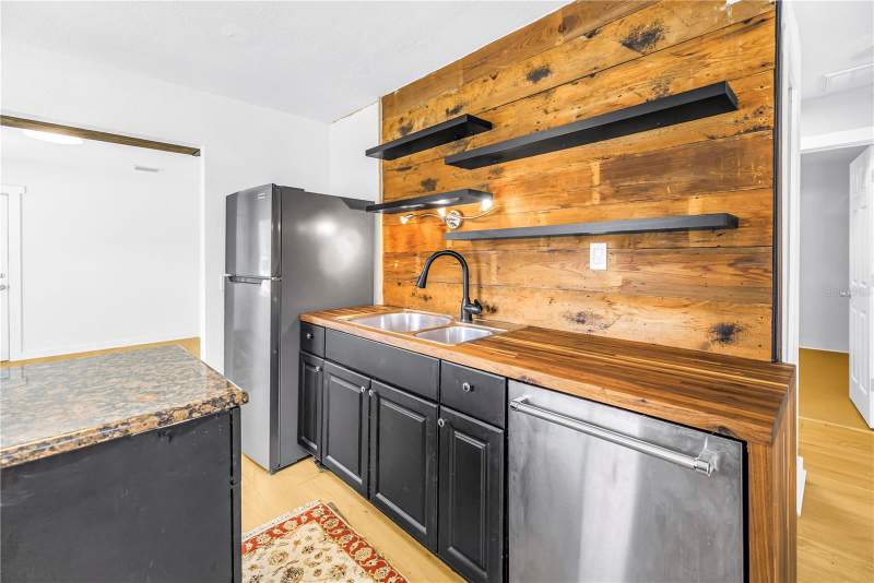 3 bedroom Single Family Residence at 2000 27th Avenue, Pine City Sub Rep, St Petersburg — photo 3
