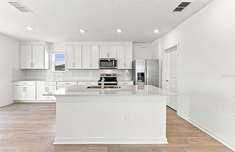 4 bedroom Single Family Residence at 1436 Hamilton Way, Silverlake Phase 2, Lake Alfred — photo 3