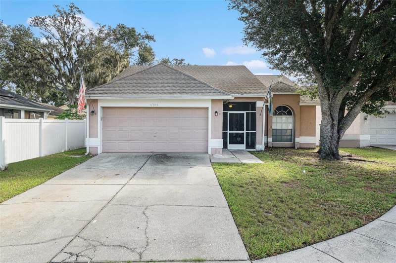 4 bedroom Single Family Residence at 4704 STOVE PLACE, OAKDALE RIVERVIEW ESTATES UN 3, VALRICO — photo 1