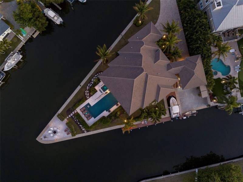 4 bedroom Single Family Residence at 242 Oak Avenue, Bimini Bay Estates, Anna Maria — photo 4