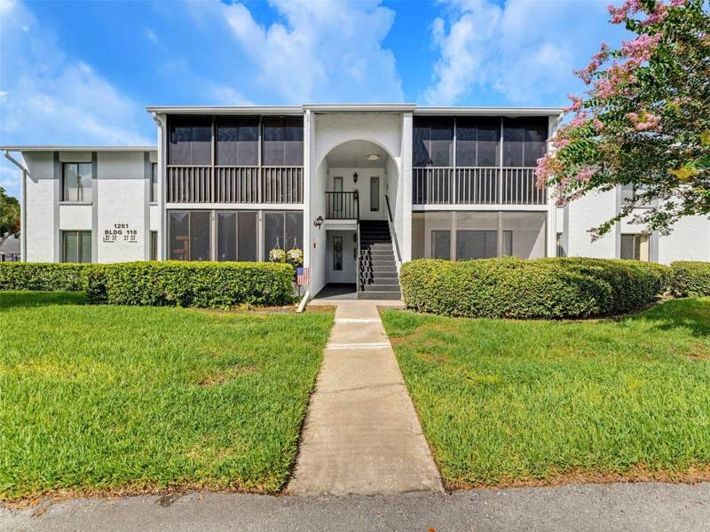 1261 PINE RIDGE CIRCLE #D1 home for sale in Pine Ridge At Lake Tarpon Village