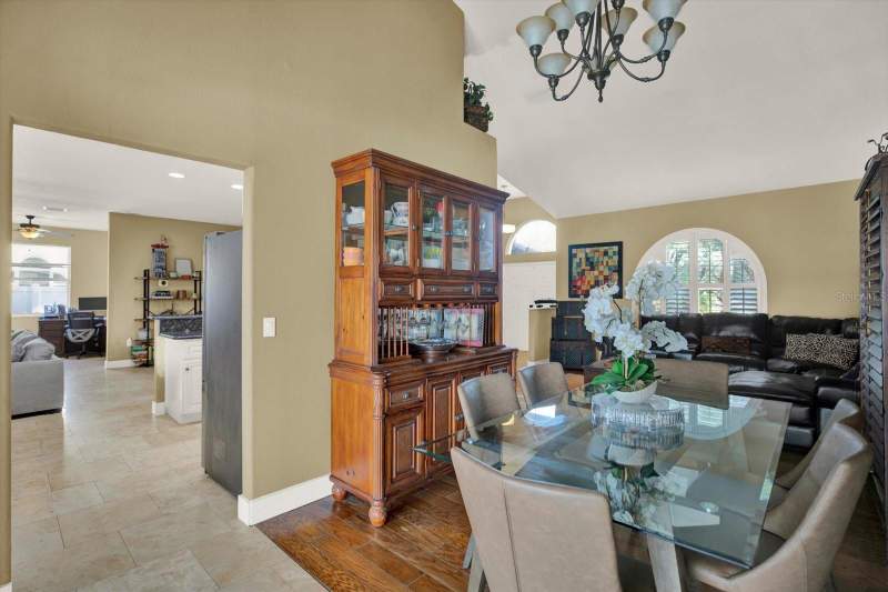 5 bedroom Single Family Residence at 804 Sandy Trail Place, Brentwood Hills Trct F Un 1, Brandon — photo 5