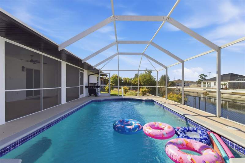 4 bedroom Single Family Residence at 619 SW 26th Terrace, Cape Coral, Cape Coral — photo 2