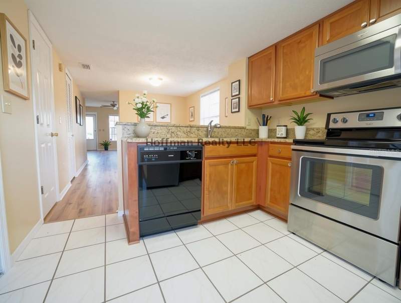 2 bedroom Townhouse at 2263 Fletchers Point Circle, Fletchers Point, Tampa — photo 5