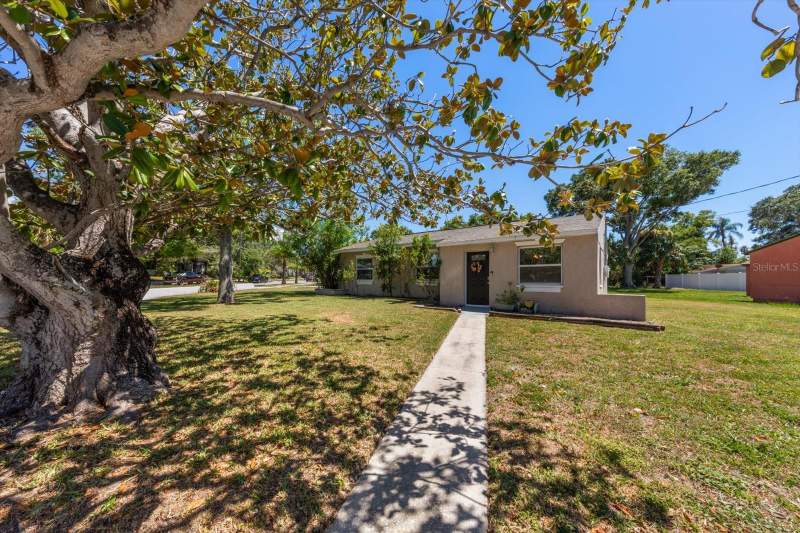 3 bedroom Single Family Residence at 1135 Fairmont Street, Fairmont Sub, Clearwater — photo 2