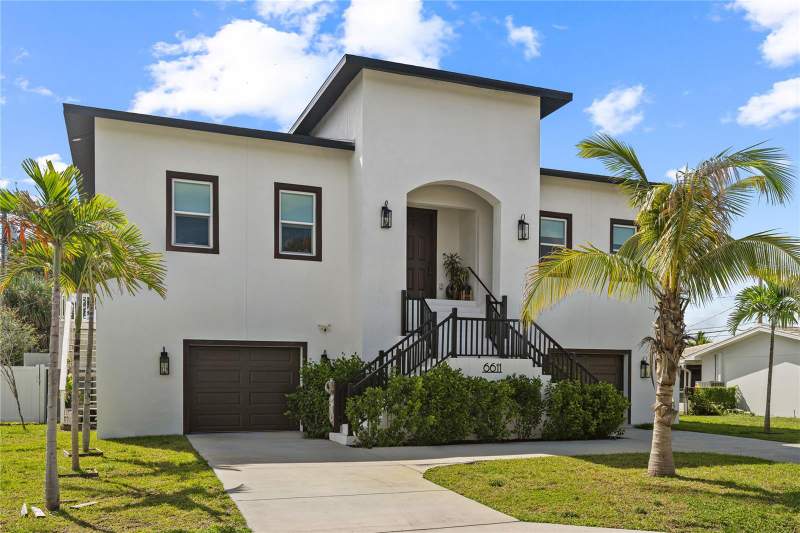 6611 BLUE HERON DRIVE home for sale in Pasadena Golf Club Estates