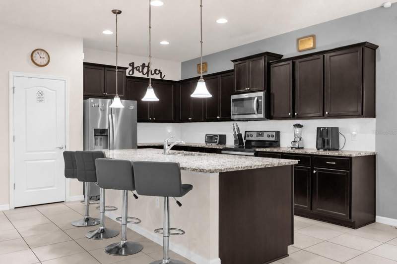 8 bedroom Single Family Residence at 8824 Bengal Court, Windsor At Westside Ph 2B-1, Kissimmee — photo 2