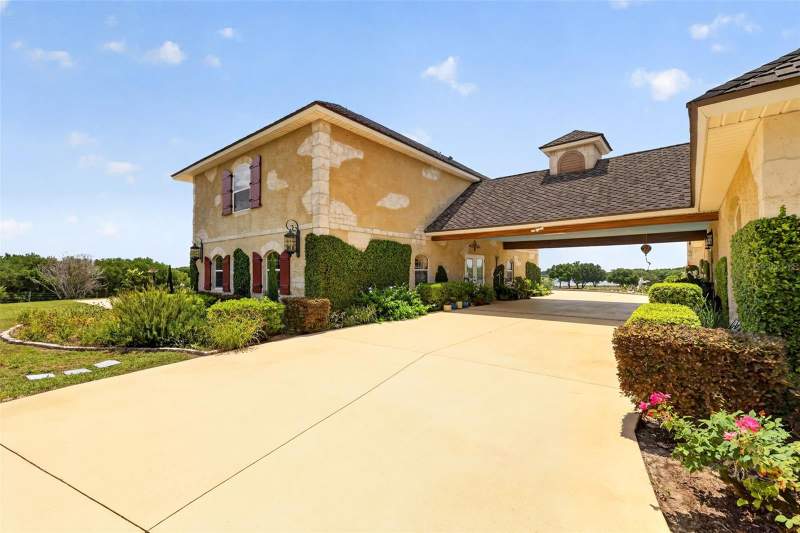 8 bedroom Farm at 17269 SE 260th Avenue Road, Umatilla, Umatilla — photo 2