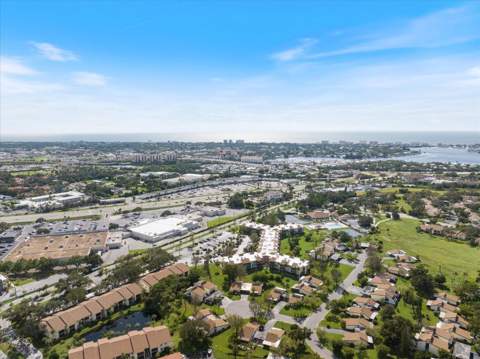 612 Bird Bay Drive #118, Venice FL - photo 21 of 31