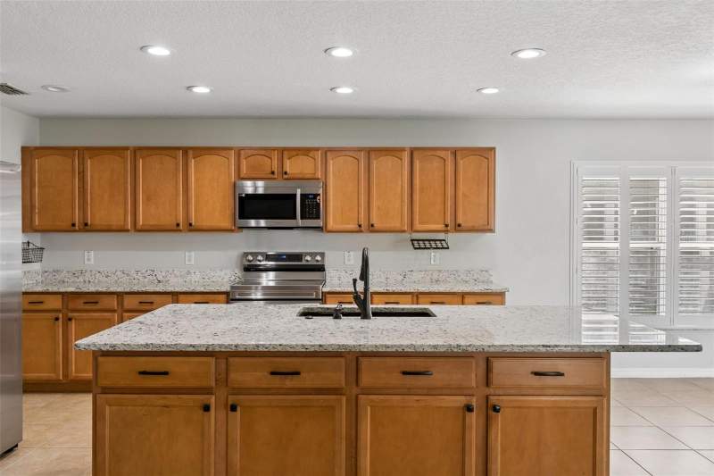 4 bedroom Single Family Residence at 14759 Royal Poinciana Drive, Avalon Park Village 06, Orlando — photo 4