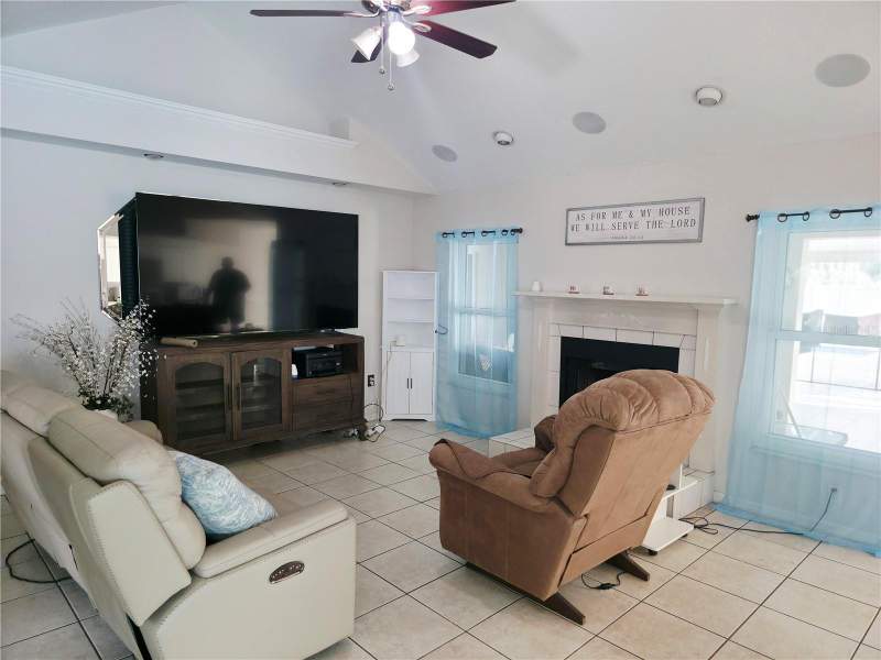 4 bedroom Single Family Residence at 2147 Glen Heights Place, Groveglen South, Lakeland — photo 3