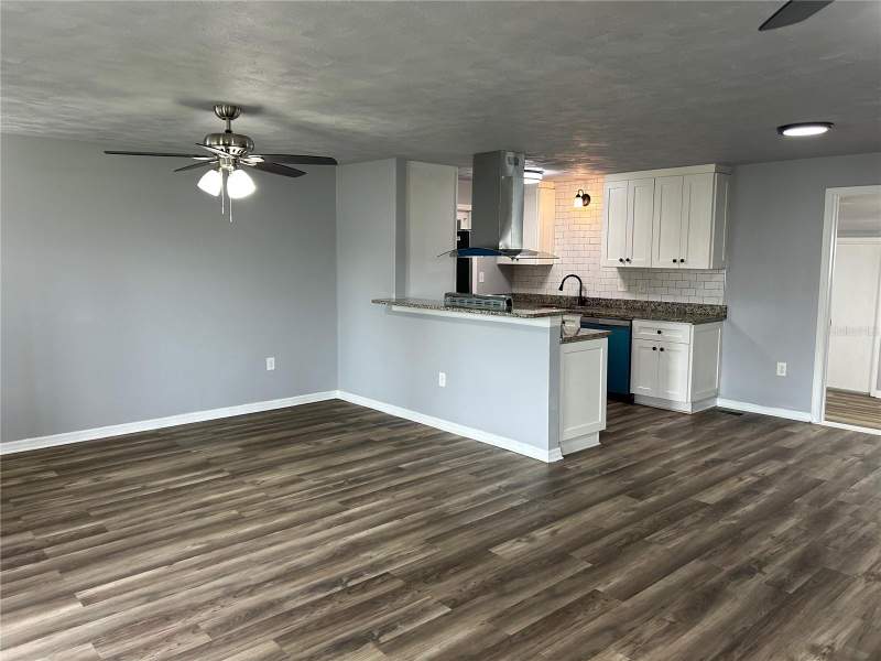 3 bedroom Single Family Residence at 4708 Park Acres Drive, Park Acres, Bradenton — photo 5