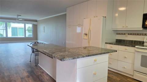 9711 Santa Maria Court #9711, Bradenton FL - photo 10 of 28