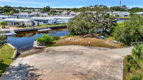 236 N Saint Thomas Circle, Apollo Beach FL - photo 19 of 32