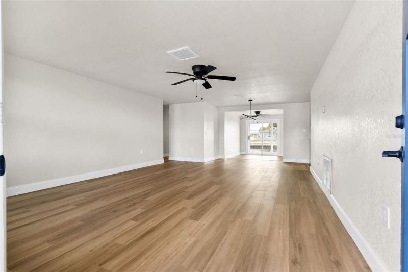 3 bedroom Single Family Residence at 13804 Victor Avenue, Hudson Beach Estates, Hudson — photo 5
