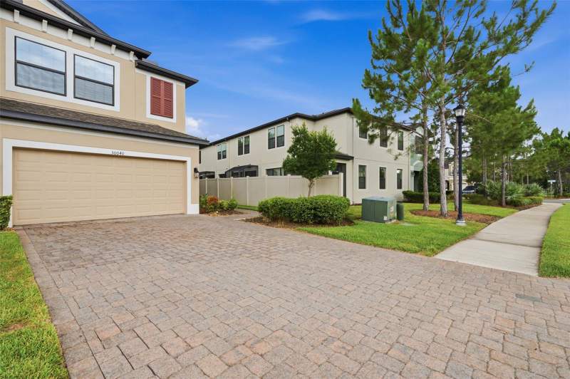 3 bedroom Townhouse at 30040 Southwell Lane, Windermere Estates, Wesley Chapel — photo 2