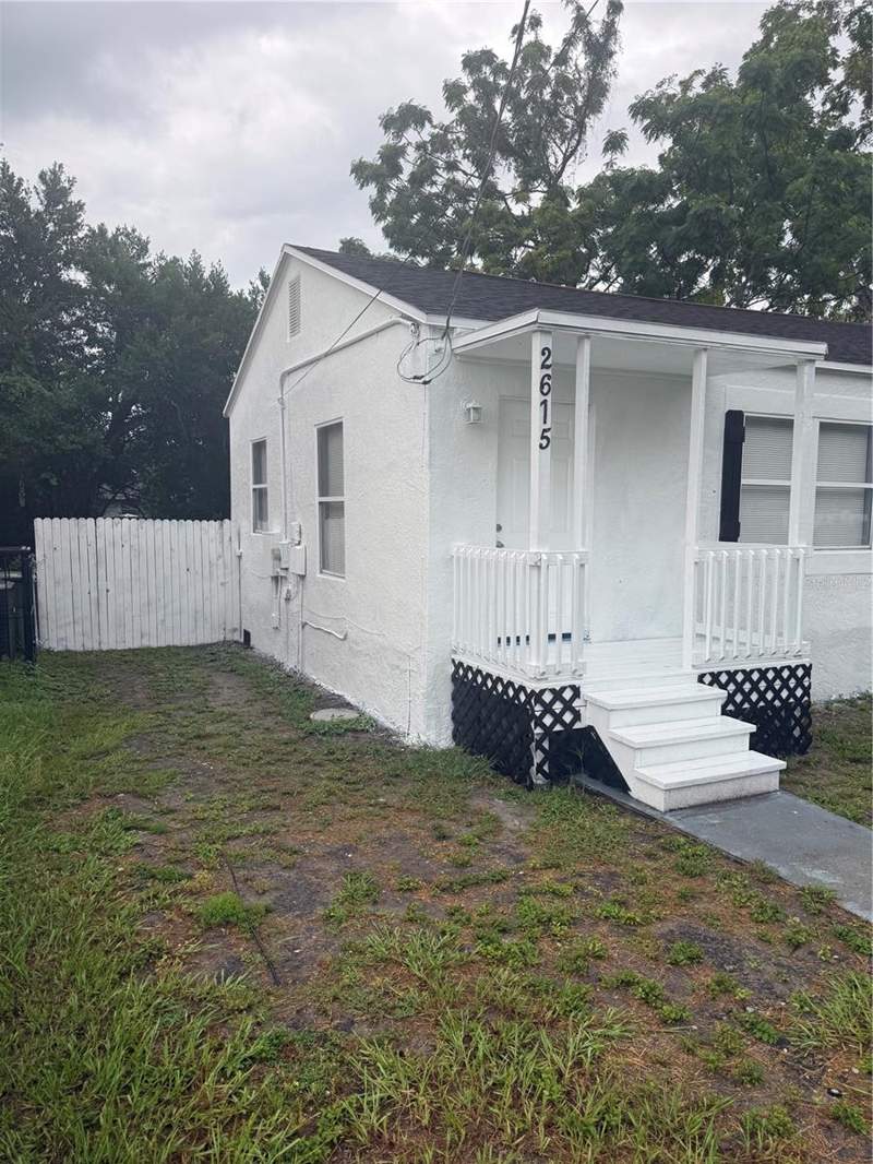 3 bedroom Single Family Residence at 2615 E 28th Avenue, Campobello Blocks 1 To 30, Tampa — photo 2