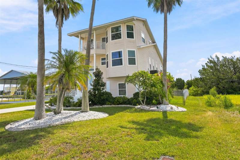 3 bedroom Single Family Residence at 3342 Turks Cap Drive, Hernando Beach, Hernando Beach — photo 2