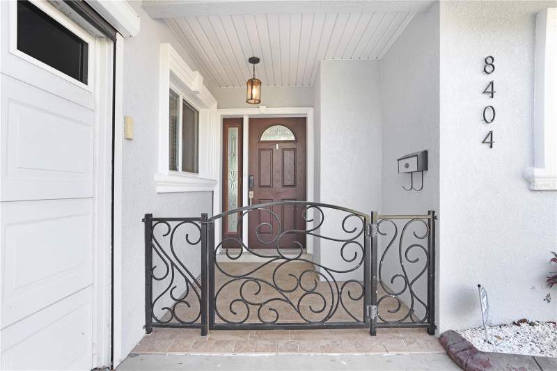 3 bedroom Single Family Residence at 8404 Blackstone Court, Bay Crest Park Unit 15, Tampa — photo 3