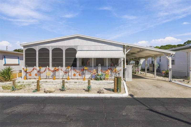 2 bedroom Manufactured Home at 3407 Tiki Drive, Tiki Village Mhp Condo, Holiday — photo 2