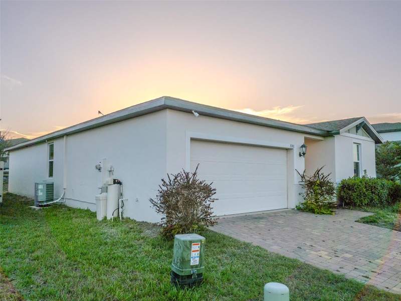 4 bedroom Single Family Residence at 3301 Weitzel Drive, Hammock Reserve Ph 1, Haines City — photo 2