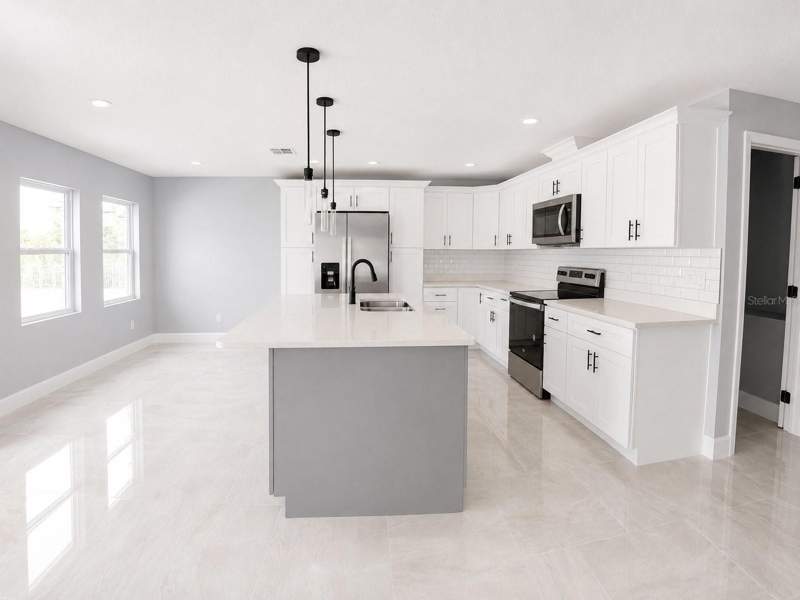 3 bedroom Single Family Residence at 3704 Smith Tree Street, Grant Park Add Blocks 36-, Tampa — photo 3