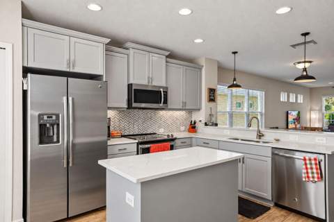 3820 Shimmering Oaks Drive, Parrish FL - photo 15 of 73