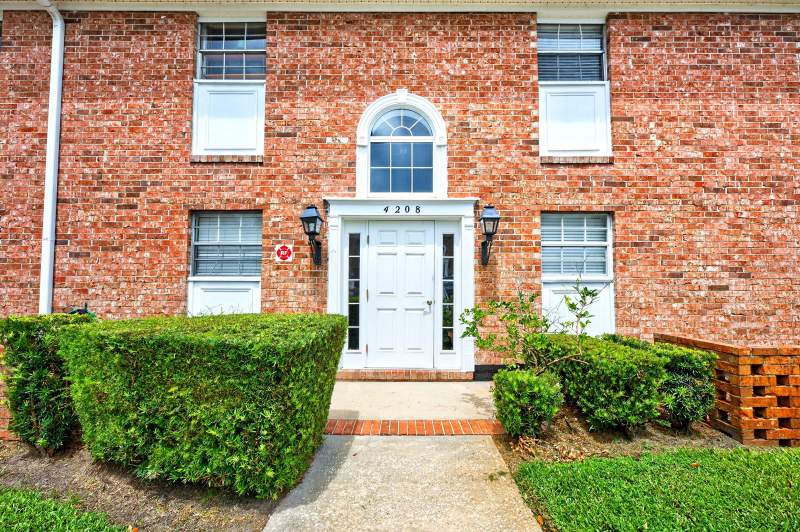 4208 LAKE UNDERHILL ROAD #5D3 home for sale in Plantation Apartments