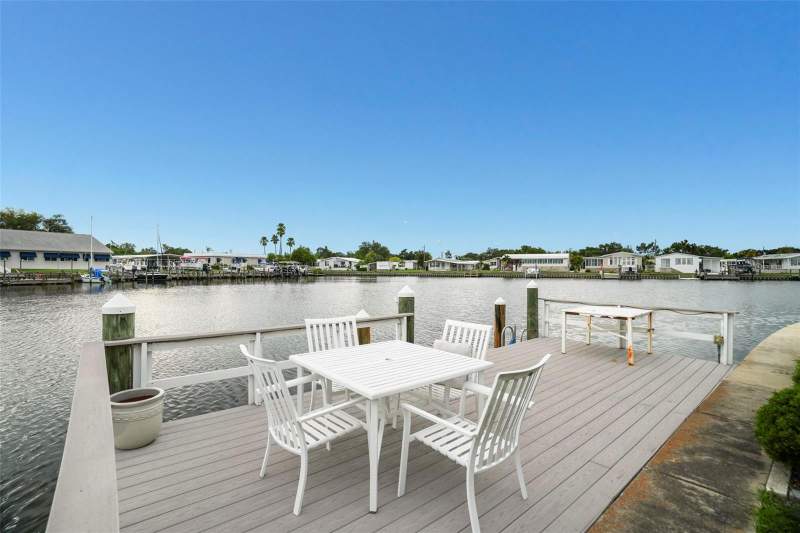 2 bedroom Mobile Home at 7162 Mount Arlington Drive #417, Mobel Americana Mobile Home Park Unrec, St Petersburg — photo 2