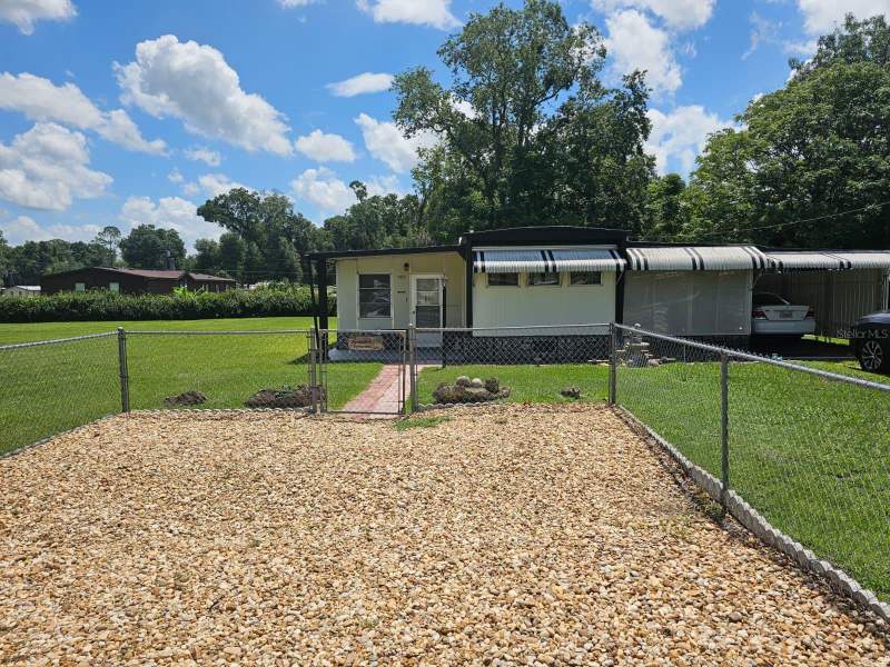 2 bedroom Mobile Home at 14655 SE 47th Court, Breezewood Estate, Summerfield — photo 2