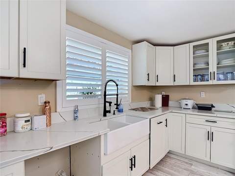 3516 Floramar Terrace, New Port Richey FL - photo 17 of 89