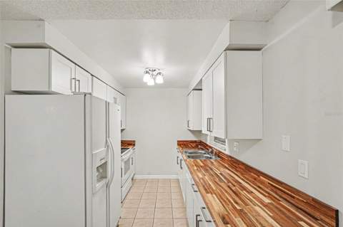 1122 Estatewood Drive, Brandon FL - photo 10 of 17