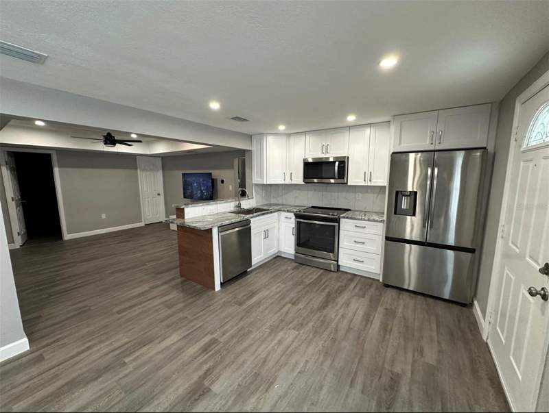 4 bedroom Single Family Residence at 2301 Trelain Drive, Trelain Add, St Petersburg — photo 4