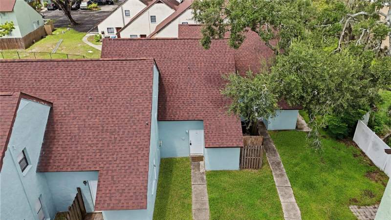 2 bedroom Condominium at 12414 Touchton Drive #100, Oak Bridge Run A Condo, Tampa — photo 2