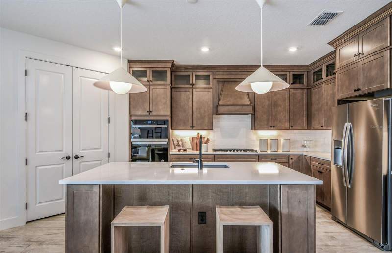 5 bedroom Single Family Residence at 13710 Brookside Haven Street, Spencer Glen North, Riverview — photo 3