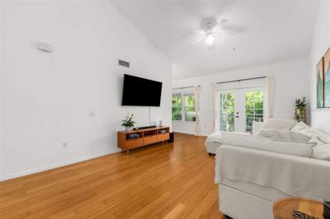 9124 SW 51st Road #302, Gainesville FL - photo 11 of 37