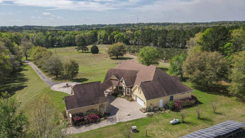4 bedroom Single Family Residence at 18604 NW 262nd Avenue, Alachua, Alachua — photo 2