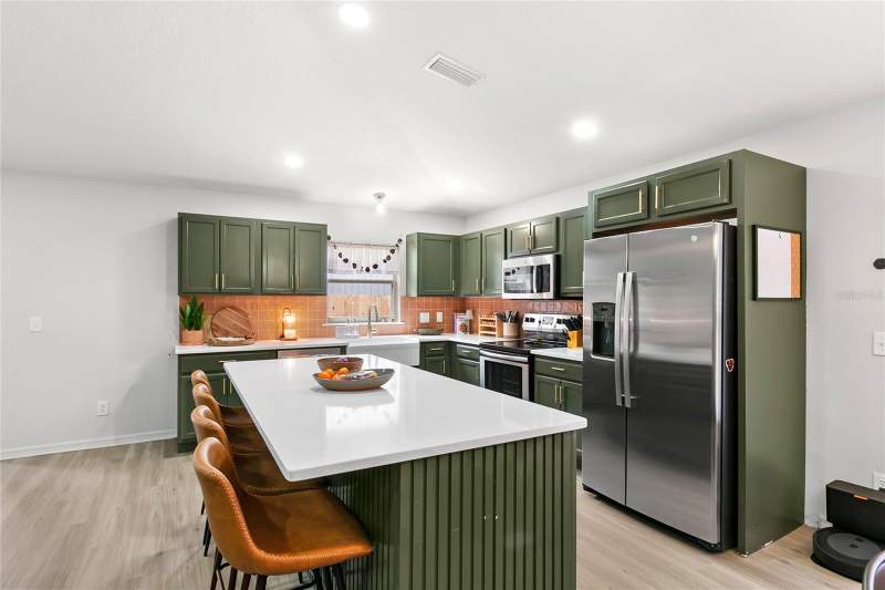 3 bedroom Single Family Residence at 31234 Chevy Chase Drive, Mount Plymouth, Sorrento — photo 3