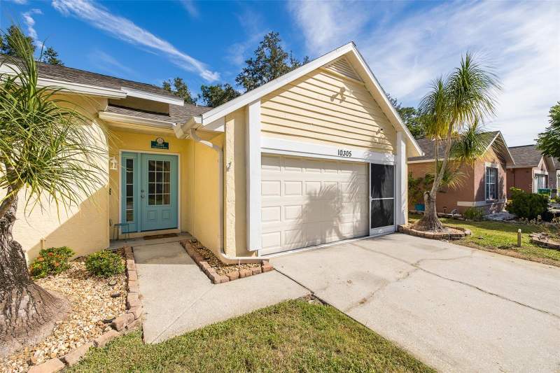3 bedroom Single Family Residence at 10305 Copperwood Drive, Woods River Ridge, New Port Richey — photo 4