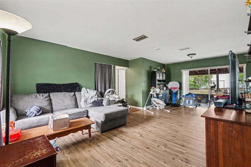 2 bedroom Single Family Residence at 1096 Marlow Avenue, Spring Hill Un 2, Spring Hill — photo 3