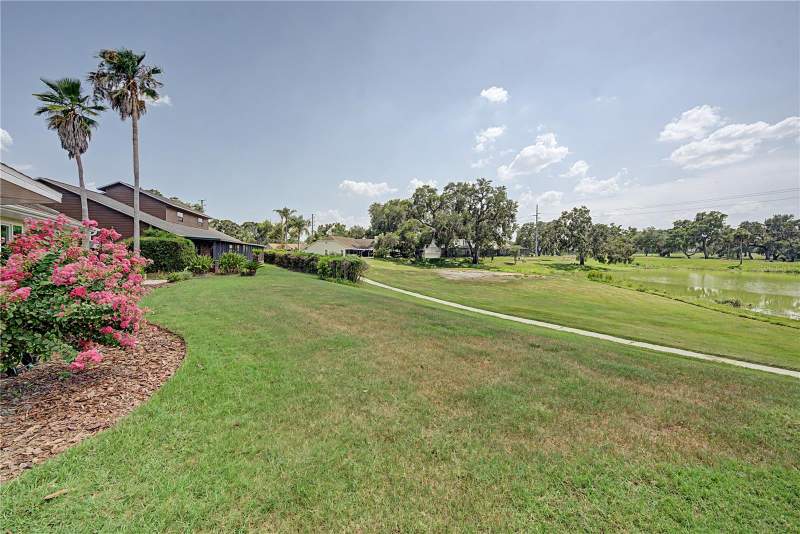 3 bedroom Single Family Residence at 6207 Huntington Drive, Silver Oaks, Zephyrhills — photo 5