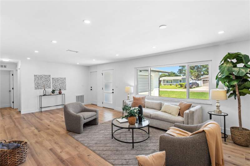 3 bedroom Single Family Residence at 6273 20th Street, College Park, St Petersburg — photo 5