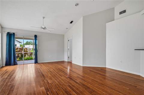 4205 Saint Clair Drive, Sarasota FL - photo 8 of 28