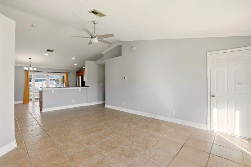 3 bedroom Single Family Residence at 1209 NW 19th Street, Cape Coral, Cape Coral — photo 5