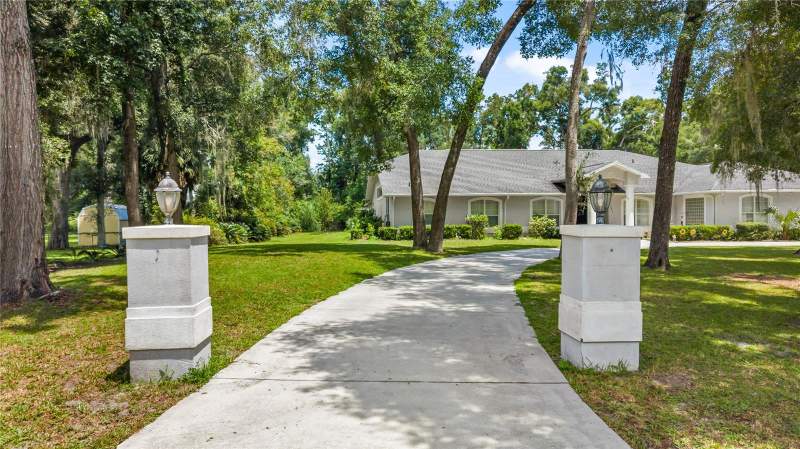 6 bedroom Single Family Residence at 11108 NW 70th Circle, Buck Bay Ph 1, Chiefland — photo 4