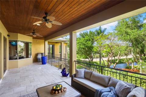 7158 Hawks Harbor Circle, Bradenton FL - photo 12 of 74