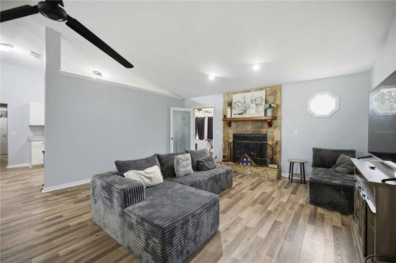 3 bedroom Single Family Residence at 6550 SE 88th Street, Silver Spgs Estate, Ocala — photo 3