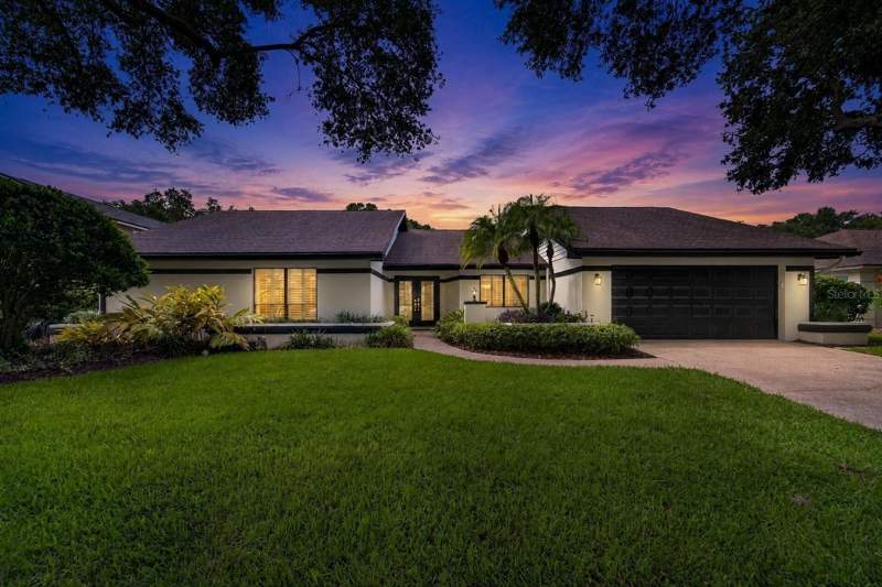 4 bedroom Single Family Residence at 14015 Shady Shores Drive, Lake Magdalene Manors, Tampa — photo 3