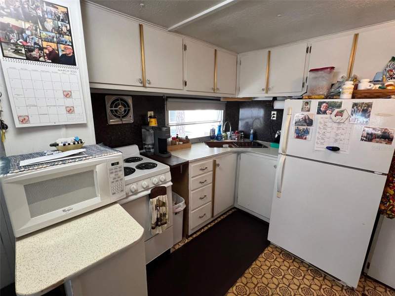 2 bedroom Mobile Home at 12674 Seminole Boulevard #C30, Midway Trailer Court Unrec, Largo — photo 4